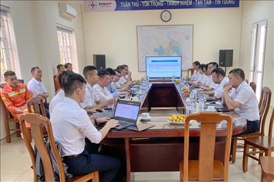 EVNNPT kiểm tra, rà soát việc ứng dụng khoa học công nghệ trong quản lý vận hành tại đội TTĐ Phù Yên