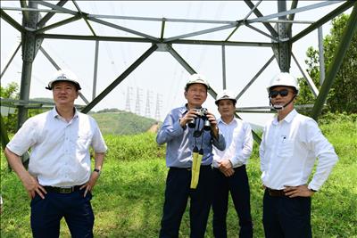 Truyền tải điện Nghệ An: Triển khai một loạt các giải pháp để đảm bảo lưới điện truyền tải vận hành an toàn, ổn định mùa nắng nóng