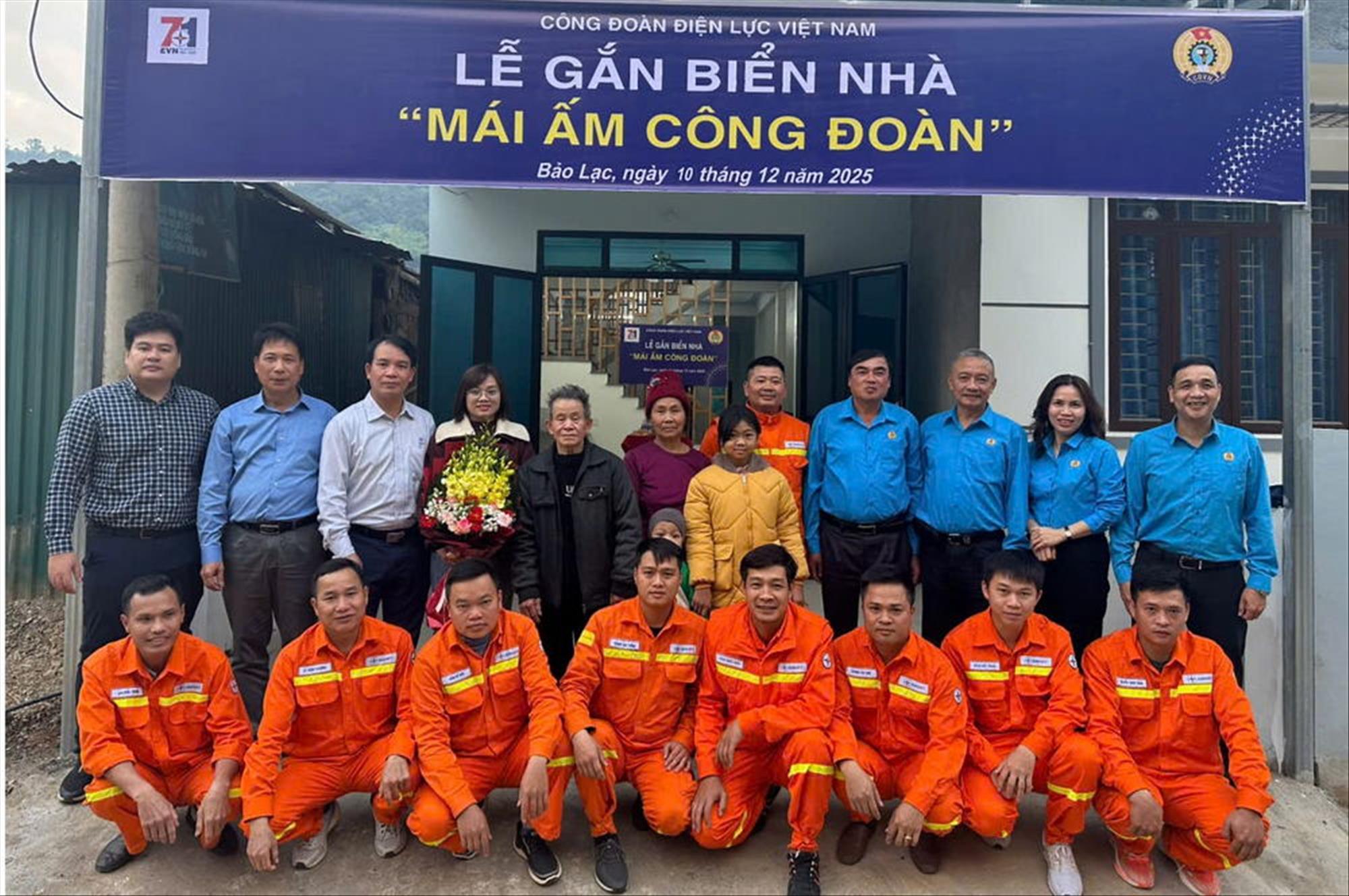 “Mái ấm Công đoàn” mang theo niềm vui và hi vọng cho gia đình đoàn viên