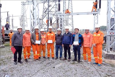 Công đoàn PTC1 động viên người lao động thi công nước rút công trình sửa chữa, thay thế thiết bị Trạm biến áp 500kV Đông Anh