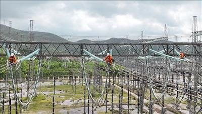 Hoàn thành xử lý khiếm khuyết Đường dây 500kV Quảng Ninh - Hiệp Hòa, sẵn sàng đảm bảo truyền tải điện an toàn, liên tục mùa nắng nóng 