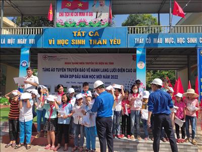 ĐTN TTĐ Hà Tĩnh đẩy mạnh công tác tuyên truyền bảo vệ lưới điện đến các em học sinh