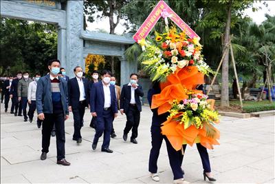 Truyền tải điện Nghệ An tổ chức Lễ dâng hoa, dâng hương tại Nhà tưởng niệm Chủ tịch Hồ Chí Minh