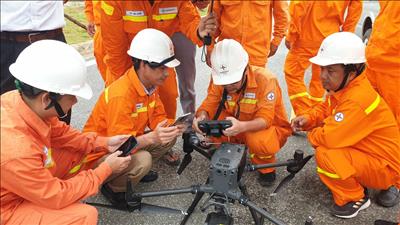 Đẩy mạnh ứng dụng thiết bị bay UAV trong quản lý vận hành lưới điện truyền tải khu vực Bắc miền Trung