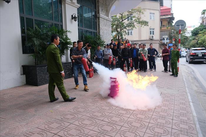 Phổ biến, quán triệt và triển khai thực hiện Chỉ thị số 02-CT/TW của Ban Bí thư về công tác phòng cháy, chữa cháy, cứu nạn, cứu hộ trong tình hình mới