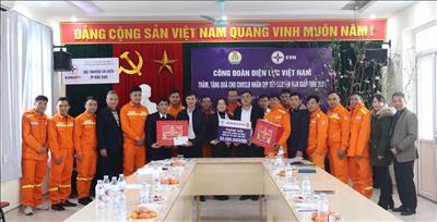 Công đoàn Điện lực Việt Nam thăm hỏi, động viên chúc Tết Nguyên đán Giáp Thìn 2024 Truyền tải điện Đông Bắc 3