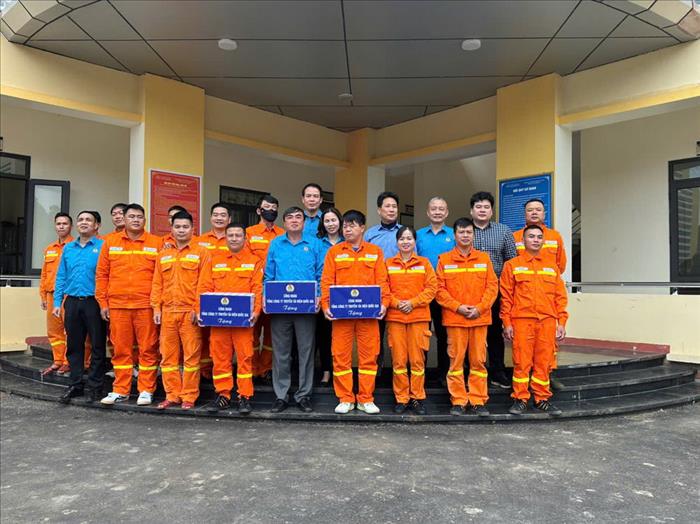 “Tết Sum vầy” của những người lính truyền tải điện vùng biên cương Cao Bằng