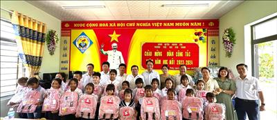 Công ty Truyền tải điện 3 tiếp sức đến trường nhân dịp năm học mới tại Khánh Hoà