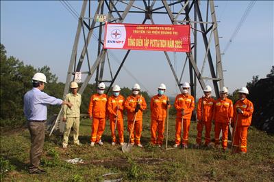 Truyền tải điện Quảng Trị diễn tập phòng chống thiên tai và tìm kiếm cứu nạn năm 2022