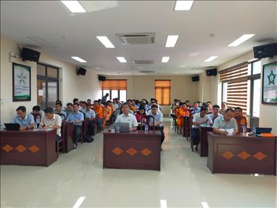 Truyền tải điện Quảng Ngãi huấn luyện an toàn vệ sinh lao động năm 2023