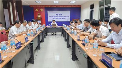Công ty Truyền tải điện 2 tổ chức Hội nghị phương thức vận hành và sửa chữa lưới điện truyền tải năm 2026.