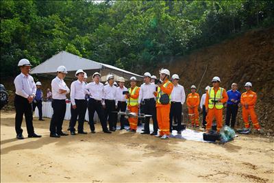 Công ty Truyền tải điện 2 hưởng ứng “Phong trào thi đua Lao động sáng tạo và Chương trình 10.000 sáng kiến giai đoạn 2025 - 2028”