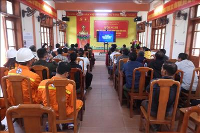 Truyền tải điện Quảng Trị: Tuyên truyền bảo vệ an toàn công trình lưới điện truyền tải