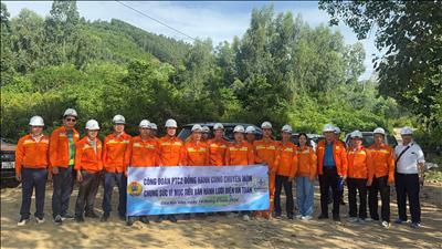 Lãnh đạo EVNNPT kiểm tra thực tế tuyến đường dây truyền tải điện xuyên đèo Hải Vân