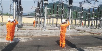 Truyền tải điện Quảng Nam hưởng ứng phong trào thi đua “Tăng cường rà soát, bảo dưỡng và sửa chữa thiết bị trạm biến áp”