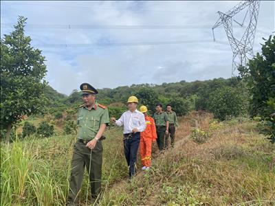 Chủ động phòng chống cháy hành lang các tuyến đường dây truyền tải điện trên địa bàn tỉnh Lâm Đồng, đảm bảo vận hành an toàn mùa khô 2023.