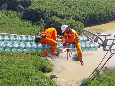 Truyền tải điện Quảng Bình hoàn thành giám sát thi công các ví trí giao chéo với đường cao tốc.