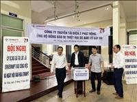 Công ty Truyền tải điện 2 quyên góp ủng hộ đồng bào bị bão lụt năm 2025.