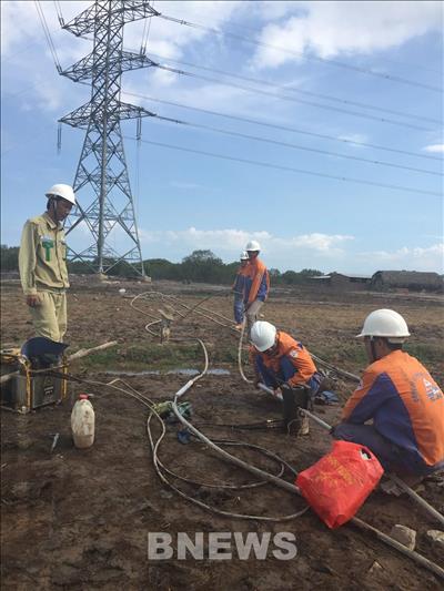 Lưới điện 500kV Bắc - Nam tiếp tục phải truyền tải cao