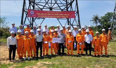 Công đoàn Công ty Truyền tải điện 2 thăm hỏi người lao động tháng công nhân và thàng hành động ATVSLĐ năm 2025