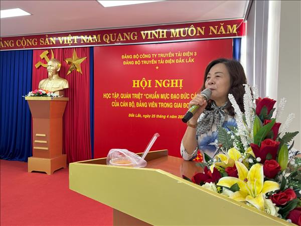 Sinh hoạt chính trị khơi dậy tinh thần tự giác, rèn luyện phẩm chất cách mạng trong mỗi cán bộ, đảng viên