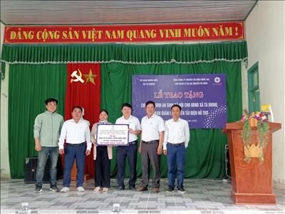 NPTPMB trao tặng 2 căn nhà và 10 công trình phụ cho xã Tà Bhing (Quảng Nam)