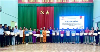 Truyền tải điện Quảng Nam thực hiện tuyên truyền bảo vệ hành lang an toàn lưới điện kết hợp an sinh xã hội