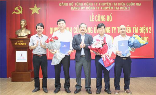 Đảng ủy Công ty Truyền tải điện 2 công bố Quyết định thành lập các Đảng bộ bộ phận