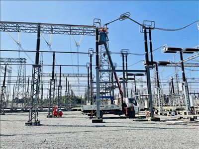 Công ty Truyền tải điện 2 nỗ lực đảm bảo cung cấp điện trong dịp Tết Nguyên đán và mùa khô năm 2024
