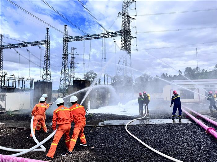 Truyền tải điện Gia Lai tăng cường năng lực phòng cháy, chữa cháy và cứu nạn, cứu hộ