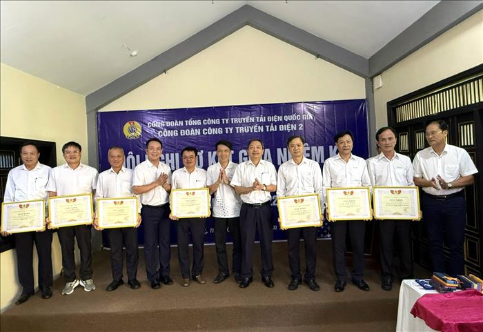 Công đoàn Công ty Truyền tải điện 2 sơ kết giữa nhiệm kỳ khóa VIII 