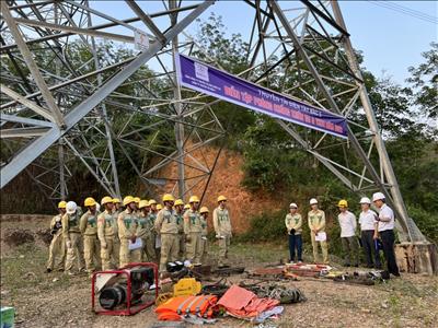 Truyền tải điện Tây Bắc 2 diễn tập phòng chống thiên tai và tìm kiếm cứu nạn năm 2022