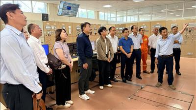 Công đoàn Công ty Truyền tải điện 2 làm việc với Công đoàn Điện lực Đài Loan (Trung Quốc)