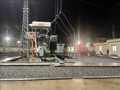 Ban Quản lý dự án truyền tải điện đóng điện xung kích MBA  T4 Dự án lắp máy 110 kV thứ 2 tại trạm biến áp 220 kV Sơn Hà