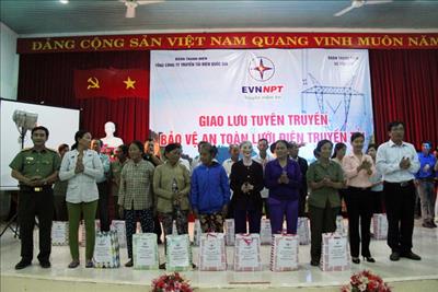 Tuyên truyền bảo vệ an toàn hành lang lưới điện cao áp và an sinh xã hội tại xã Tân Đức, huyện Hàm Tân, tỉnh Bình Thuận