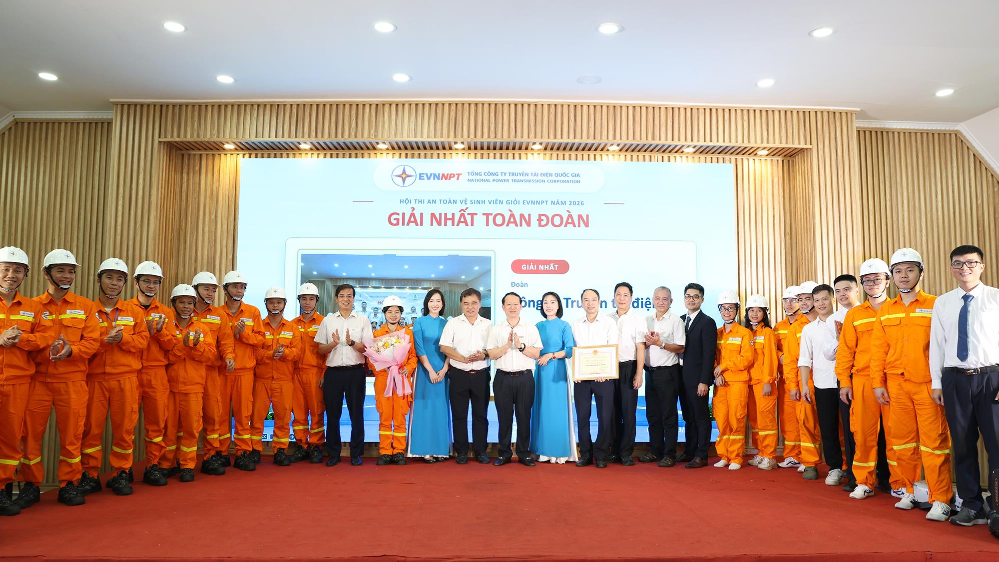 Vinh danh 40 an toàn vệ sinh viên giỏi cấp Tổng công ty Truyền tải điện Quốc gia năm 2026