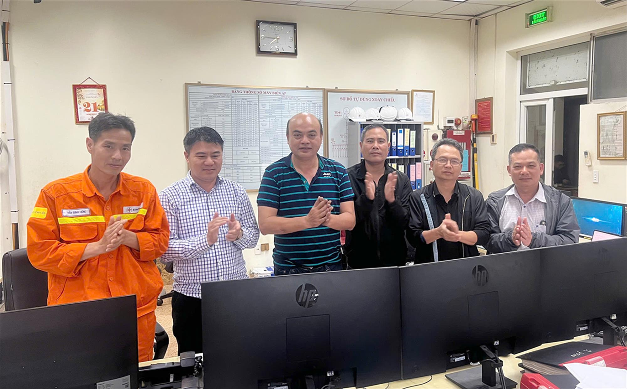 Đóng điện treo dây mạch 2 đường dây 220kV Bắc Giang – Lạng Sơn: Tăng cường đảm bảo điện cho miền Bắc trước mùa nắng nóng