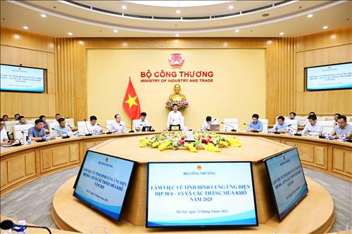 Chủ động các phương án, đảm bảo truyền tải điện an toàn, liên tục, ổn định dịp 30/4 - 1/5 và các tháng mùa khô năm 2025