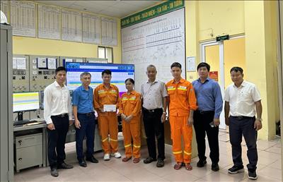 Công đoàn EVNNPT thăm hỏi, động viên người lao động trực đảm bảo cung cấp điện cho Đại lễ Quốc khánh 2/9