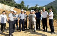 Tập trung nguồn lực, tăng tốc thi công các dự án truyền tải điện tại Điện Biên