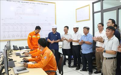 Đóng điện thành công Trạm biến áp 220kV Vũng Áng thuộc Dự án TBA 220kV Vũng Áng và đấu nối - Công trình đăng ký gắn biển chào mừng Đại hội Đảng bộ Chính phủ lần thứ I