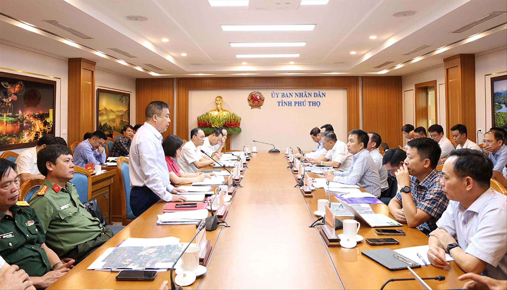 EVNNPT làm việc với UBND tỉnh Phú Thọ về việc triển khai các dự án truyền tải điện cấp bách phục vụ nhập khẩu điện từ Lào