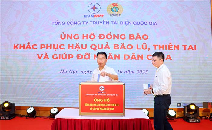Cán bộ công nhân viên EVNNPT quyên góp ủng hộ đồng bào khắc phục hậu quả bão lũ, thiên tai