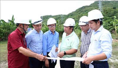 Dồn lực thi công, quyết tâm hoàn thành đường dây 220kV Krông Buk - Nha Trang mạch 2 theo kế hoạch