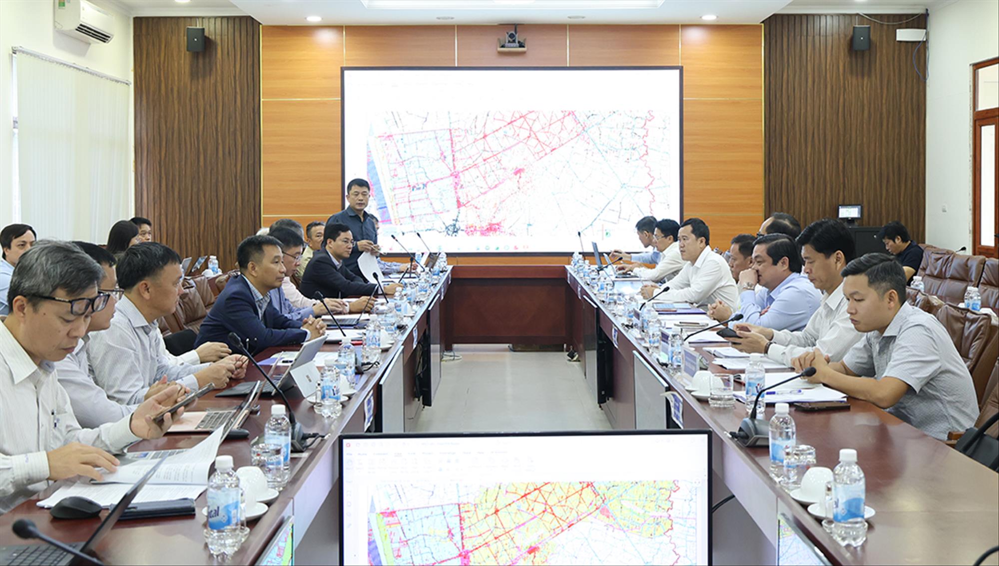 UBND tỉnh Cà Mau làm việc với EVNNPT về triển khai các dự án truyền tải trên địa bàn