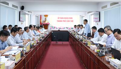 EVNNPT và UBND TP. Cần Thơ thống nhất phối hợp di dời đường dây truyền tải điện giao chéo với đường cao tốc