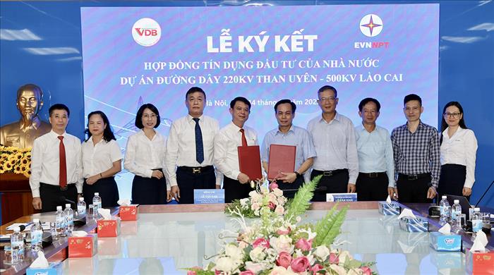EVNNPT và VDB ký kết hợp đồng tín dụng đầu tư của nhà nước Dự án đường dây 220kV Than Uyên – 500kV Lào Cai