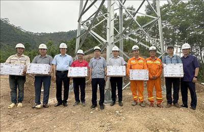 Tổng giám đốc EVNNPT kiểm tra công trường và đôn đốc tiến độ thi công Dự án đường dây 220kV đấu nối Nghĩa Lộ - Việt Trì