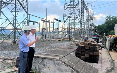 Đôn đốc tiến độ Dự án Nâng công suất Trạm biến áp 500kV Hòa Bình