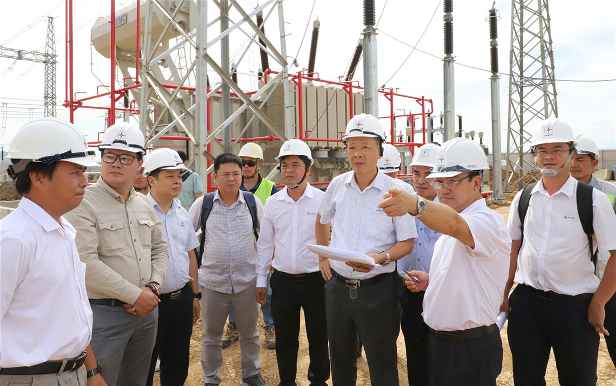 Tập trung nguồn lực, đẩy nhanh tiến độ 2 dự án truyền tải điện tại Khánh Hòa và Phú Yên